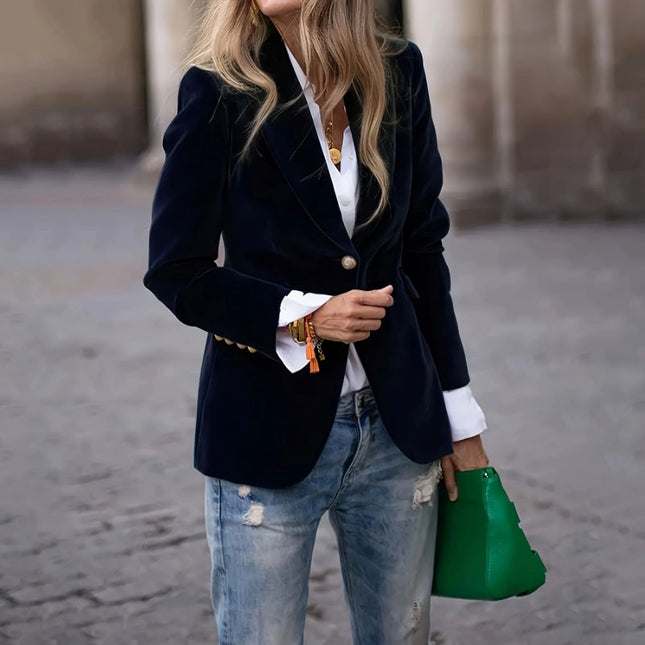 Velvet Blazer – Chic Confidence in Every Detail