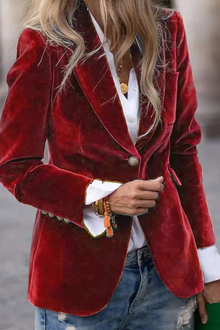 Velvet Blazer – Chic Confidence in Every Detail
